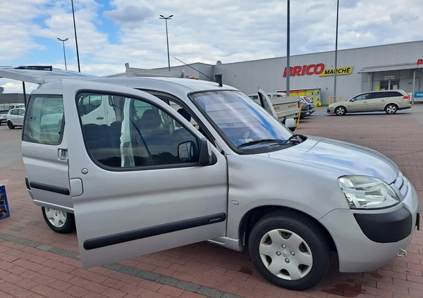 Citroen Berlingo cena 9900 przebieg: 220370, rok produkcji 2003 z Świecie małe 37